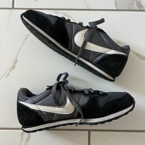 Nike Women's Shoes Size 7